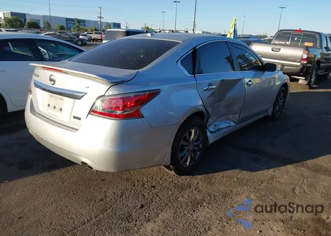 2015 Nissan Altima 2.5 S z USA, uszkodzony, nr VIN 1N4AL3AP1FC480748